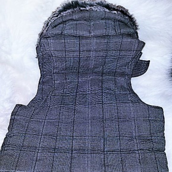 Guess Plaid Vest - Picture 2 of 5